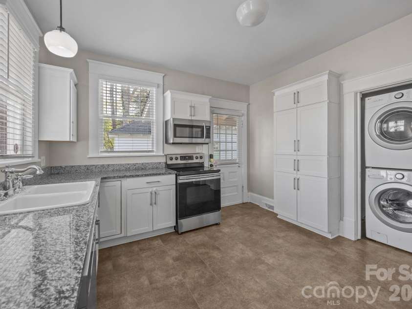 112 Steele Street, Salisbury, NC 28144.  MLS# CAR4360441, YatesRealty ID 11489. 