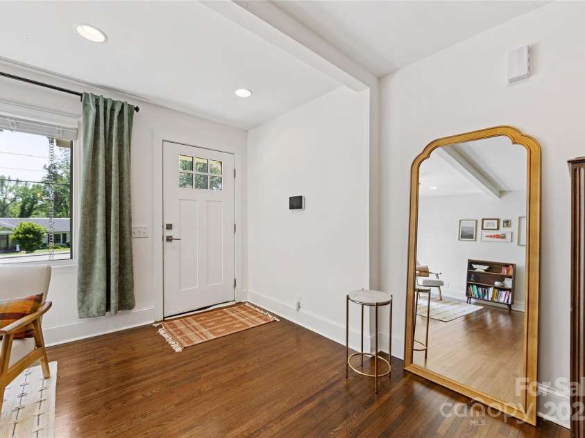 2933 Hilliard Drive, Charlotte, NC 28205.  MLS# CAR4252267, YatesRealty ID 11489. 