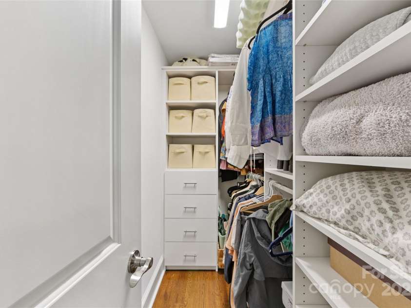 2933 Hilliard Drive, Charlotte, NC 28205.  MLS# CAR4252267, YatesRealty ID 11489. 