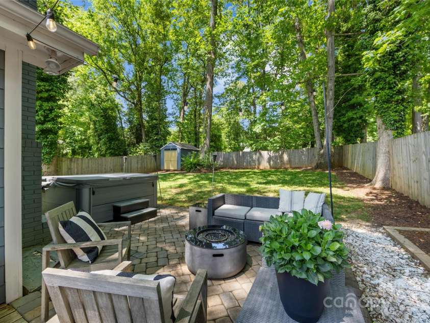 2933 Hilliard Drive, Charlotte, NC 28205.  MLS# CAR4252267, YatesRealty ID 11489. 