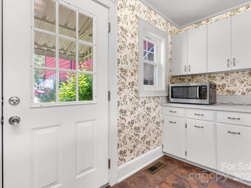 237 Shiloh Church Road, Hickory, NC 28601.  MLS# CAR4275859, YatesRealty ID 1149. 