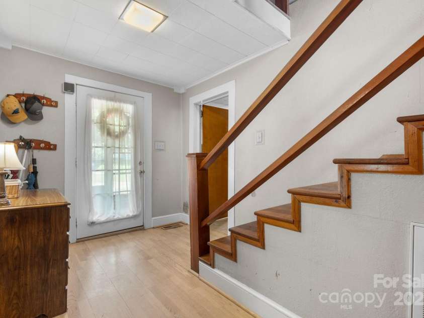 237 Shiloh Church Road, Hickory, NC 28601.  MLS# CAR4275859, YatesRealty ID 1149. 