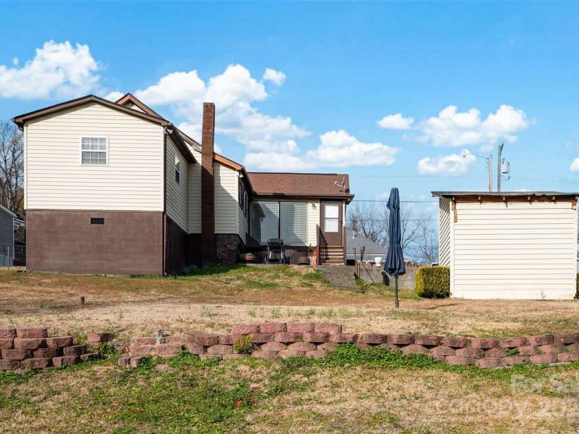 45 Sunderland Road, Concord, NC 28027.  MLS# CAR4208241, YatesRealty ID 1149. 