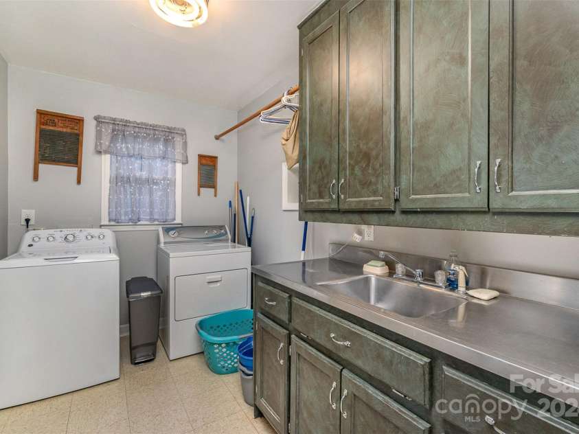 318 Elm Street, Marshville, NC 28103.  MLS# CAR4205783, YatesRealty ID 11490. 