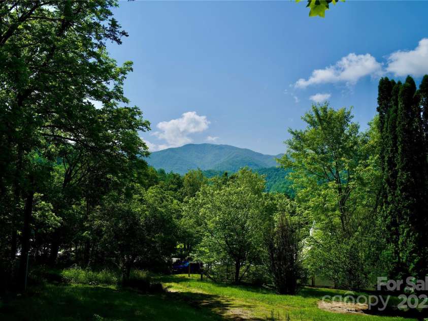 38 Buchanan Hill Road, Bakersville, NC 28705.  MLS# CAR4237916, YatesRealty ID 11490. 