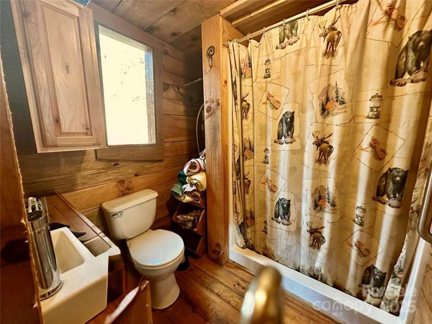 38 Buchanan Hill Road, Bakersville, NC 28705.  MLS# CAR4237916, YatesRealty ID 11490. 
