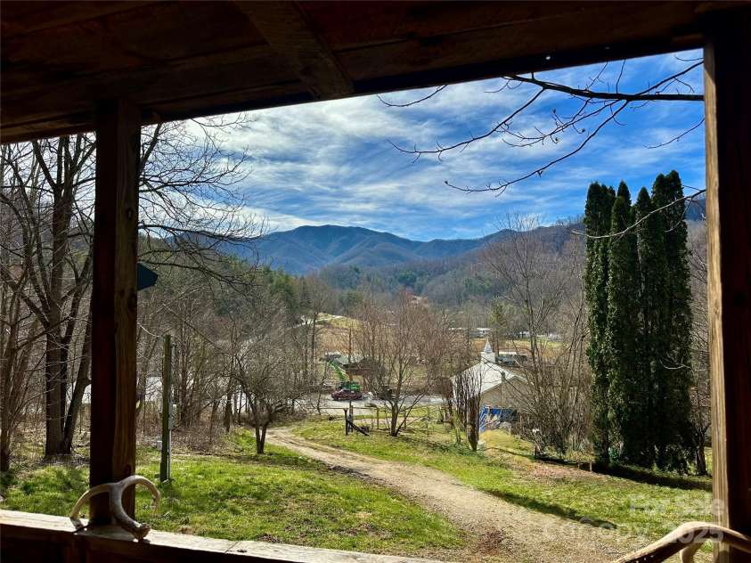 38 Buchanan Hill Road, Bakersville, NC 28705.  MLS# CAR4237916, YatesRealty ID 11490. 