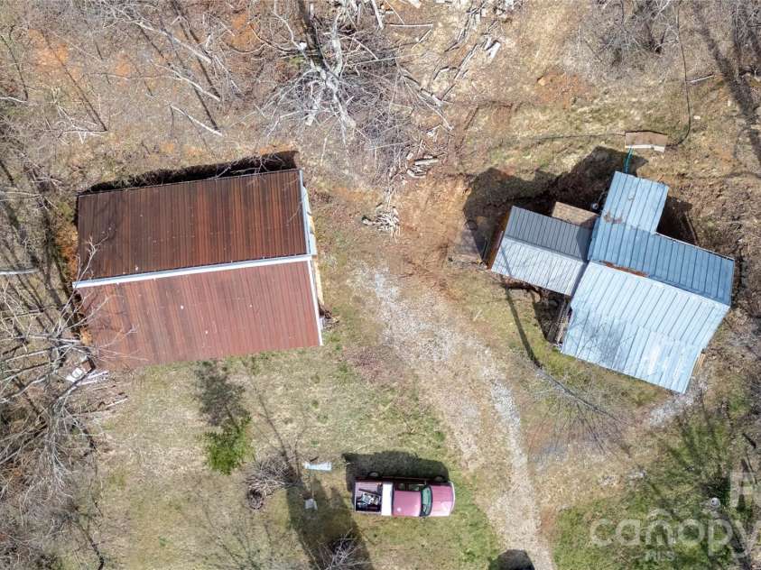 38 Buchanan Hill Road, Bakersville, NC 28705.  MLS# CAR4237916, YatesRealty ID 11490. 