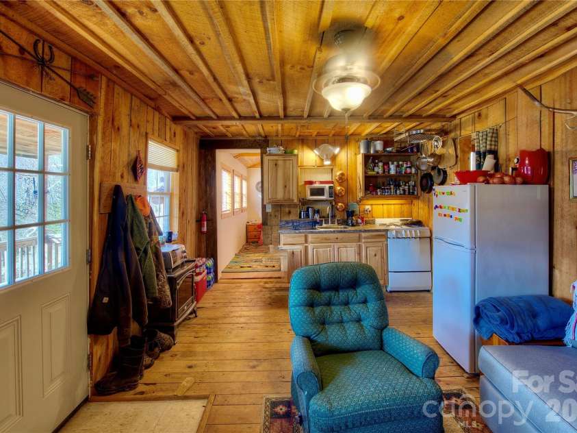 38 Buchanan Hill Road, Bakersville, NC 28705.  MLS# CAR4237916, YatesRealty ID 11490. 
