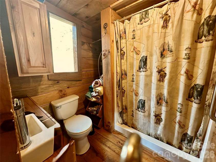 38 Buchanan Hill Road, Bakersville, NC 28705.  MLS# CAR4237916, YatesRealty ID 11490. 