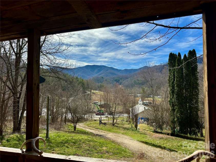 38 Buchanan Hill Road, Bakersville, NC 28705.  MLS# CAR4237916, YatesRealty ID 11490. 