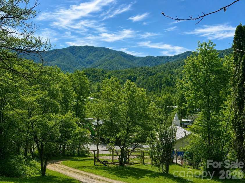 38 Buchanan Hill Road, Bakersville, NC 28705.  MLS# CAR4237916, YatesRealty ID 11490. 