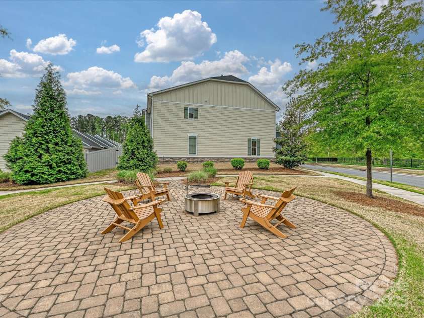 12641 Glowing Peak Road, Huntersville, NC 28078.  MLS# CAR4249034, YatesRealty ID 11491. 