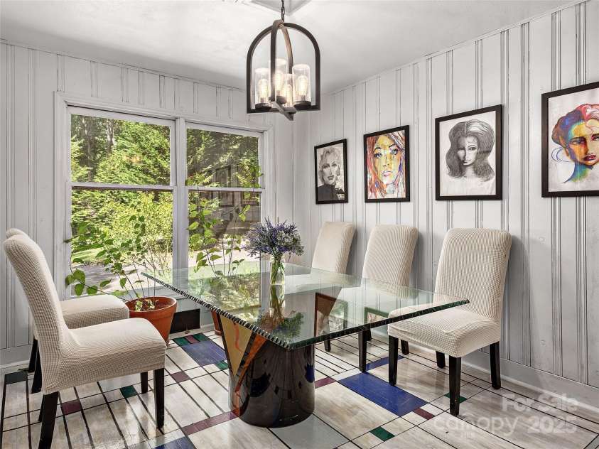 110 Oak Terrace, Arden, NC 28704.  MLS# CAR4207275, YatesRealty ID 11493. 