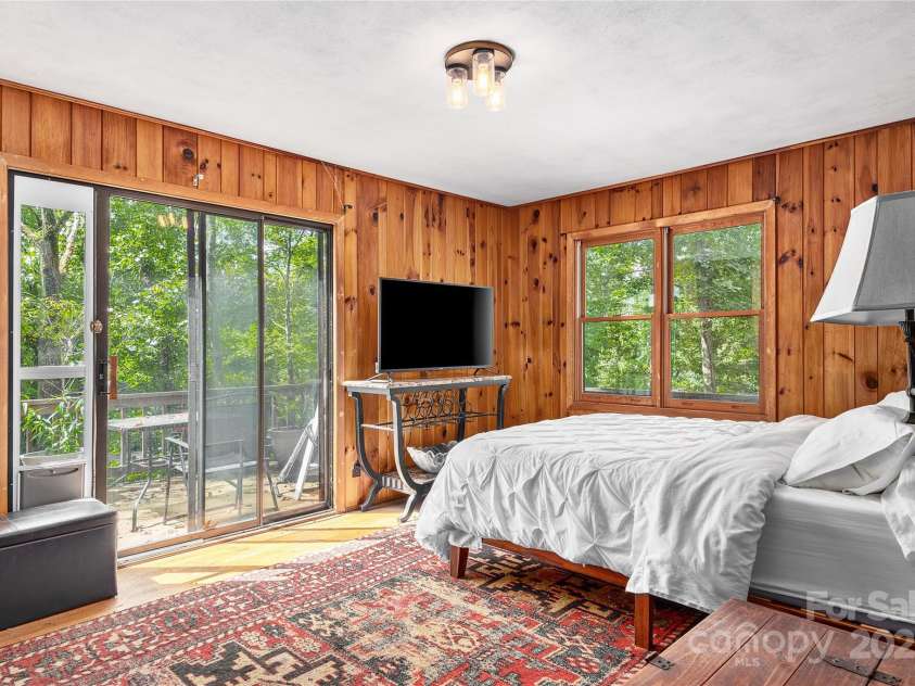 110 Oak Terrace, Arden, NC 28704.  MLS# CAR4207275, YatesRealty ID 11493. 