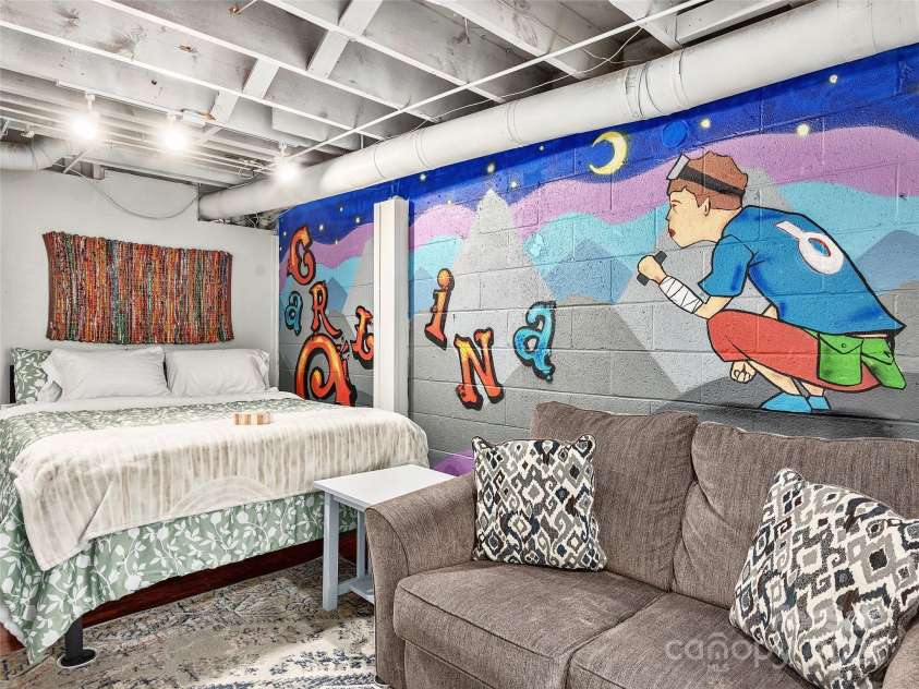 110 Oak Terrace, Arden, NC 28704.  MLS# CAR4207275, YatesRealty ID 11493. 