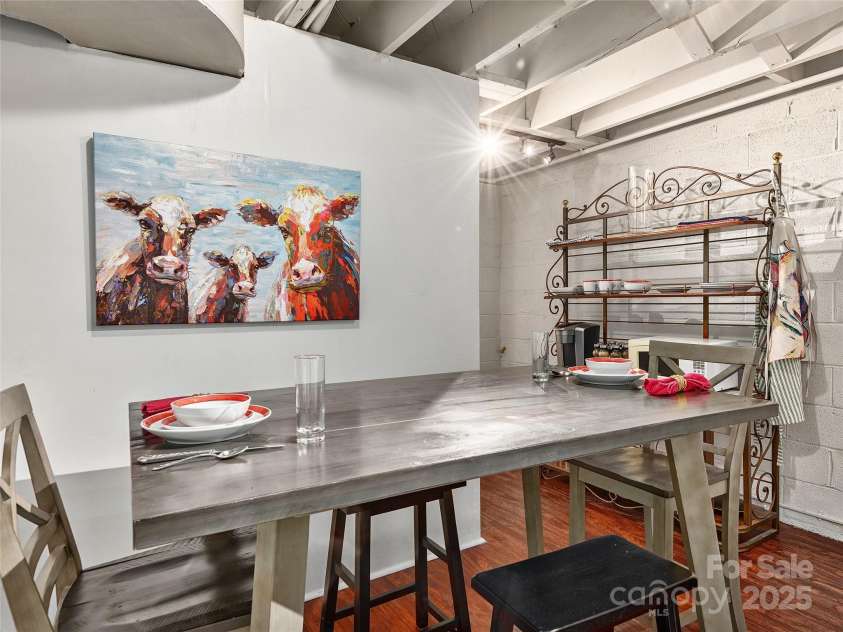 110 Oak Terrace, Arden, NC 28704.  MLS# CAR4207275, YatesRealty ID 11493. 