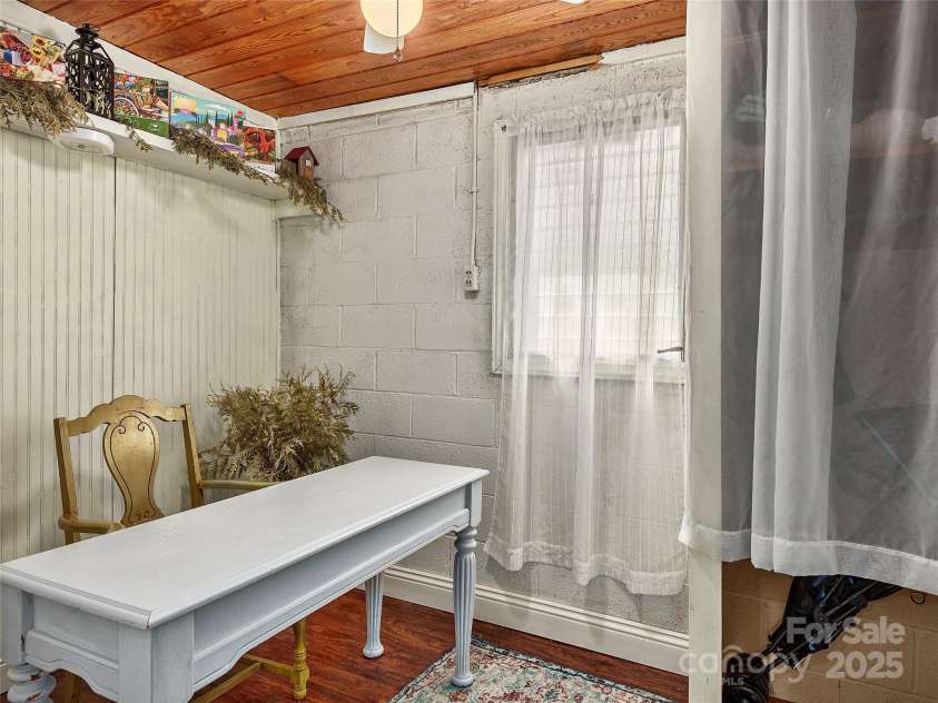 110 Oak Terrace, Arden, NC 28704.  MLS# CAR4207275, YatesRealty ID 11493. 