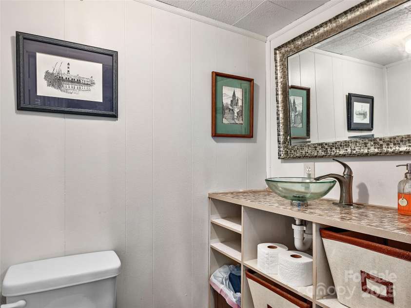 110 Oak Terrace, Arden, NC 28704.  MLS# CAR4207275, YatesRealty ID 11493. 