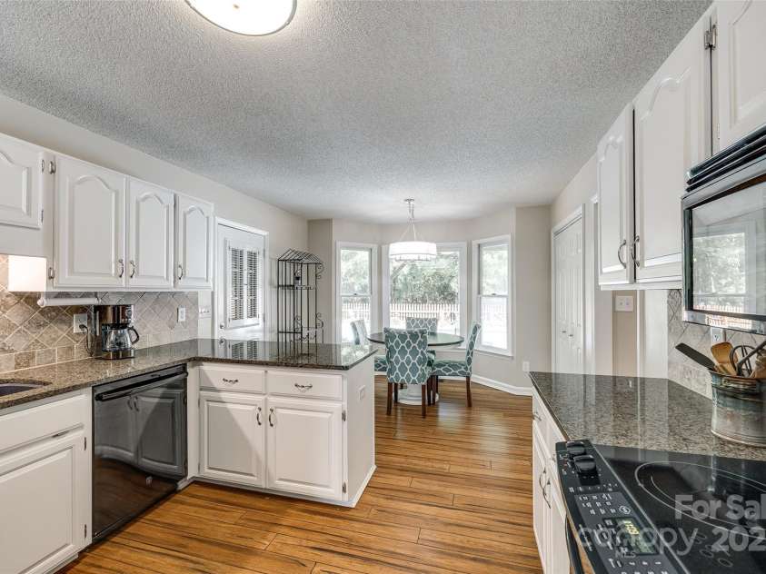 1355 Woodrun Court, Rock Hill, SC 29732.  MLS# CAR4256126, YatesRealty ID 11497. Kitchen