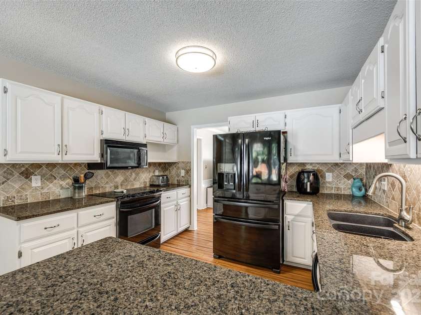 1355 Woodrun Court, Rock Hill, SC 29732.  MLS# CAR4256126, YatesRealty ID 11497. Kitchen