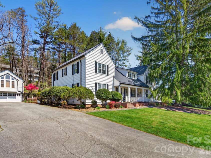 60 Henry Lane, Spruce Pine, NC 28777.  MLS# CAR4369244, YatesRealty ID 11497. 