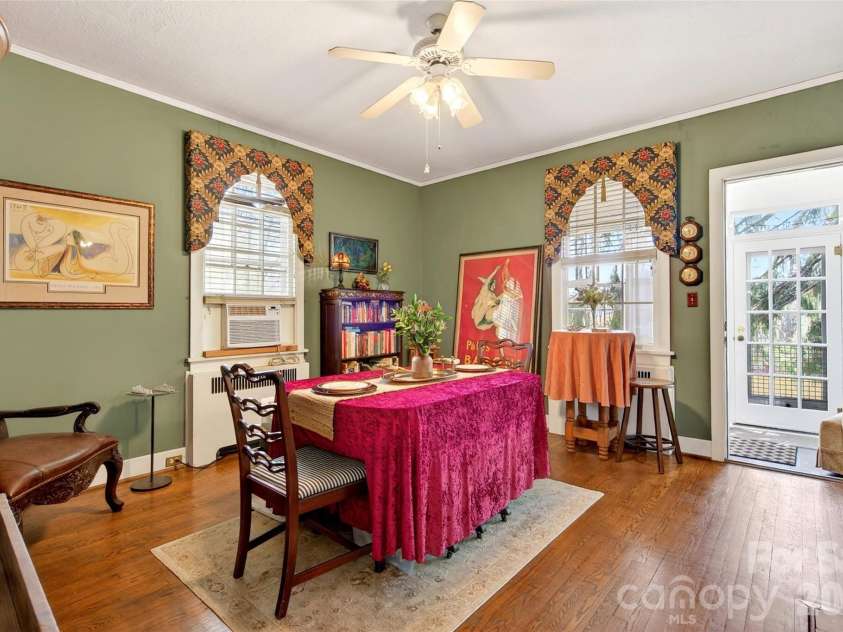 60 Henry Lane, Spruce Pine, NC 28777.  MLS# CAR4369244, YatesRealty ID 11497. 