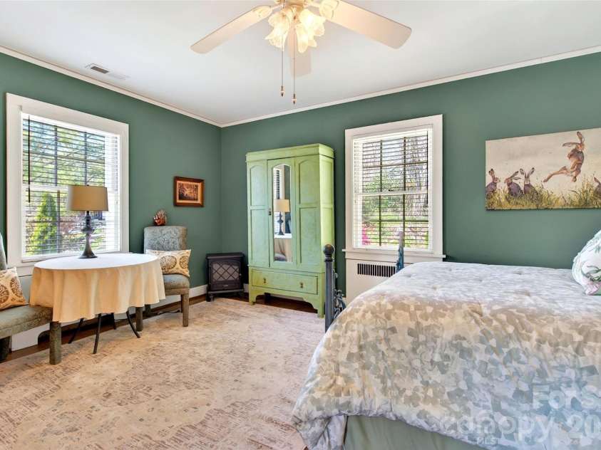 60 Henry Lane, Spruce Pine, NC 28777.  MLS# CAR4369244, YatesRealty ID 11497. 