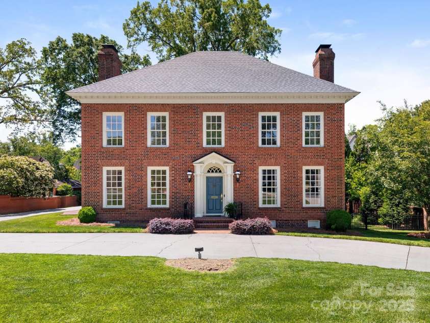 208 Huntley Place, Charlotte, NC 28207.  MLS# CAR4255589, YatesRealty ID 11498. 