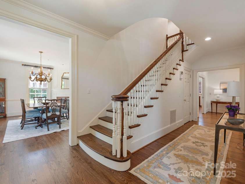 208 Huntley Place, Charlotte, NC 28207.  MLS# CAR4255589, YatesRealty ID 11498. 