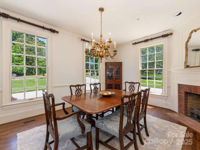 208 Huntley Place, Charlotte, NC 28207.  MLS# CAR4255589, YatesRealty ID 11498. 