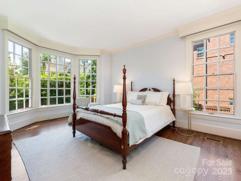 208 Huntley Place, Charlotte, NC 28207.  MLS# CAR4255589, YatesRealty ID 11498. 