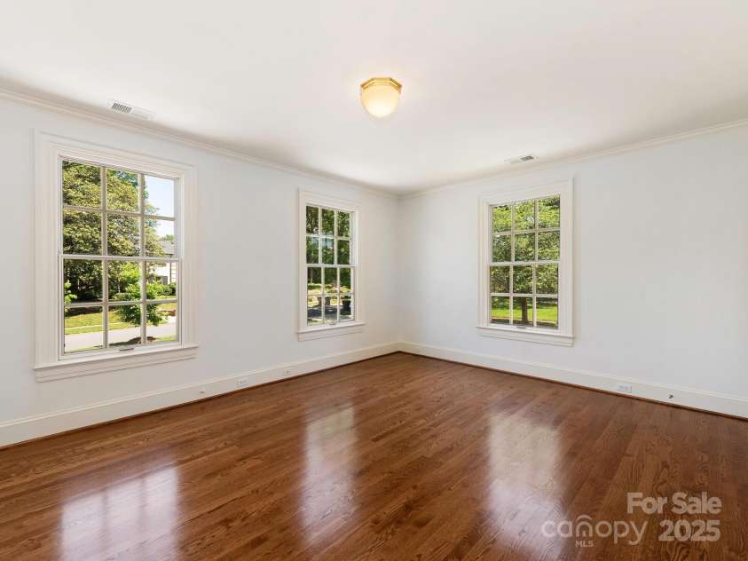 208 Huntley Place, Charlotte, NC 28207.  MLS# CAR4255589, YatesRealty ID 11498. 