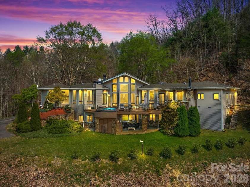 221 Connection Circle, Robbinsville, NC 28771.  MLS# CAR4369746, YatesRealty ID 11498. 