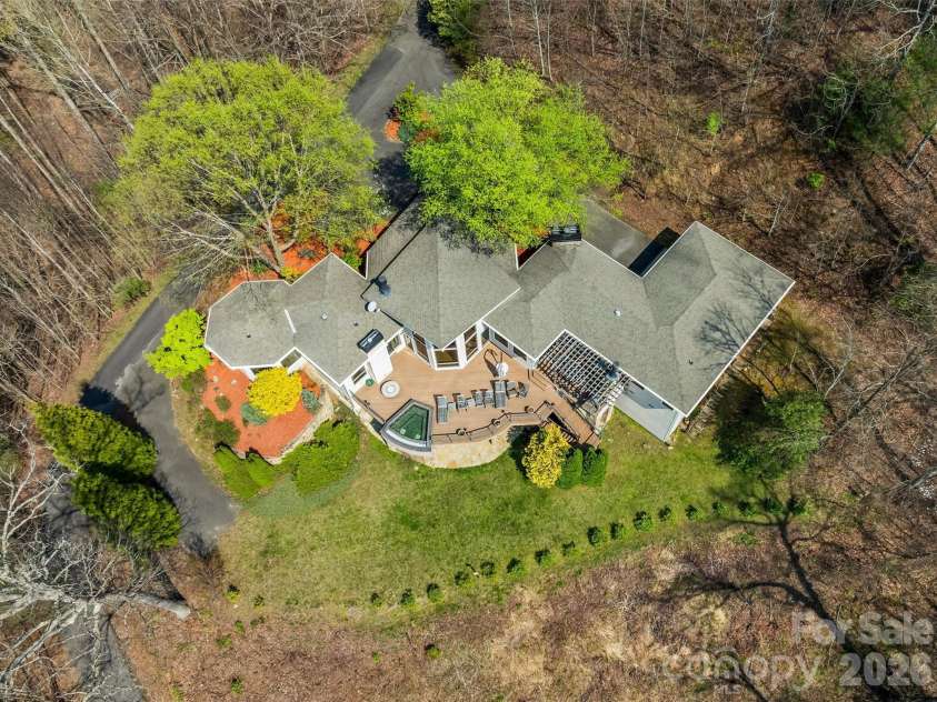 221 Connection Circle, Robbinsville, NC 28771.  MLS# CAR4369746, YatesRealty ID 11498. 