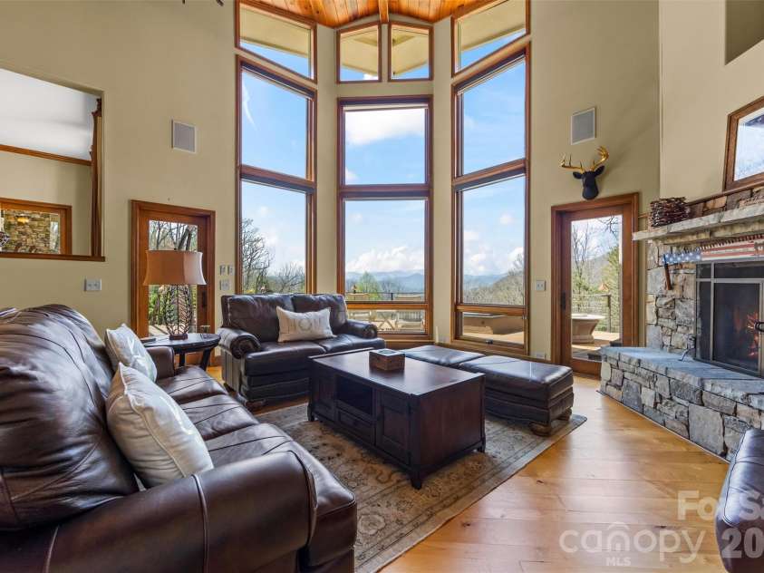 221 Connection Circle, Robbinsville, NC 28771.  MLS# CAR4369746, YatesRealty ID 11498. 