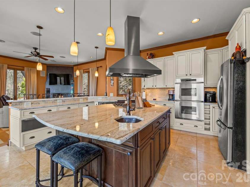 221 Connection Circle, Robbinsville, NC 28771.  MLS# CAR4369746, YatesRealty ID 11498. 