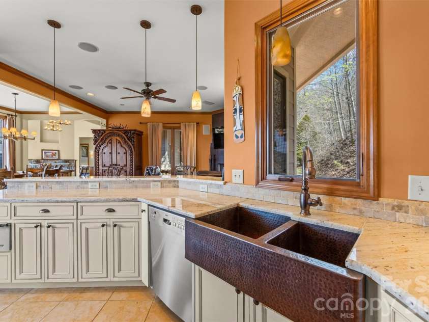 221 Connection Circle, Robbinsville, NC 28771.  MLS# CAR4369746, YatesRealty ID 11498. 
