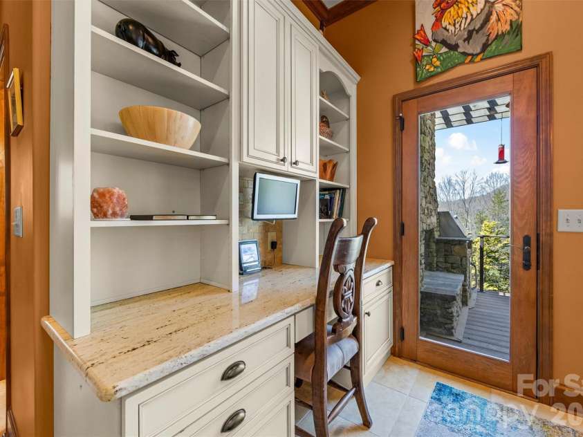 221 Connection Circle, Robbinsville, NC 28771.  MLS# CAR4369746, YatesRealty ID 11498. 