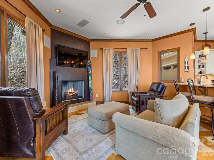 221 Connection Circle, Robbinsville, NC 28771.  MLS# CAR4369746, YatesRealty ID 11498. 