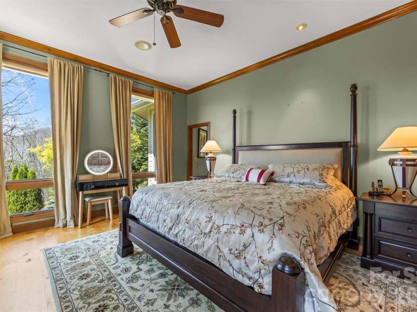 221 Connection Circle, Robbinsville, NC 28771.  MLS# CAR4369746, YatesRealty ID 11498. 