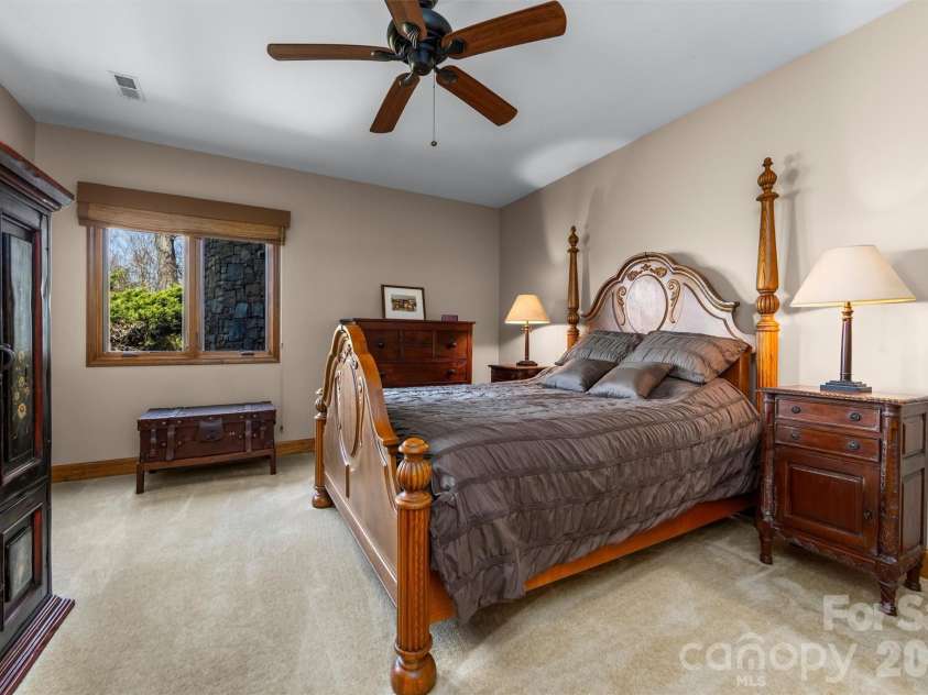221 Connection Circle, Robbinsville, NC 28771.  MLS# CAR4369746, YatesRealty ID 11498. 