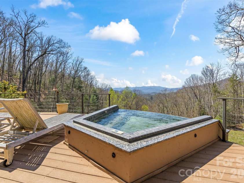 221 Connection Circle, Robbinsville, NC 28771.  MLS# CAR4369746, YatesRealty ID 11498. 
