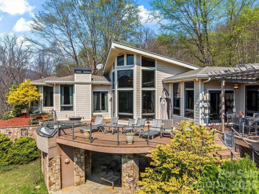 221 Connection Circle, Robbinsville, NC 28771.  MLS# CAR4369746, YatesRealty ID 11498. 
