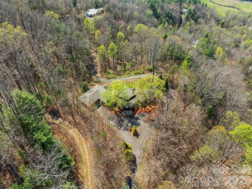 221 Connection Circle, Robbinsville, NC 28771.  MLS# CAR4369746, YatesRealty ID 11498. 