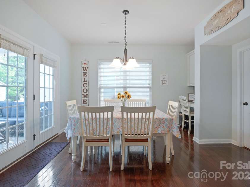 13115 Union Square Drive, Huntersville, NC 28078.  MLS# CAR4247415, YatesRealty ID 11499. Eat in kitchen has access via french door to the covered back patio and grilling area