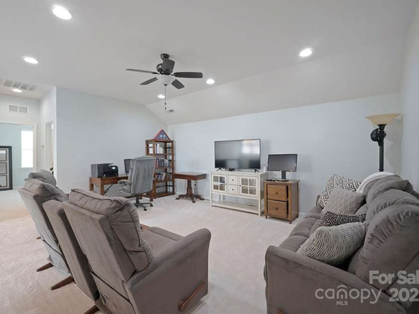 13115 Union Square Drive, Huntersville, NC 28078.  MLS# CAR4247415, YatesRealty ID 11499. Very spacious extra space upstairs