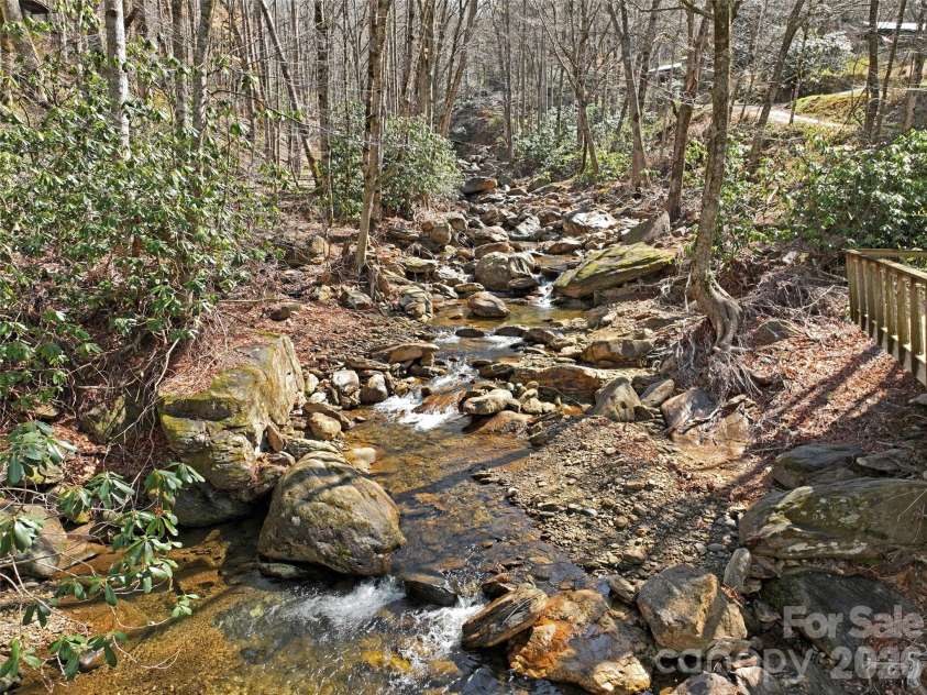 142 Cold Spring Road, Burnsville, NC 28714.  MLS# CAR4369346, YatesRealty ID 11499. 