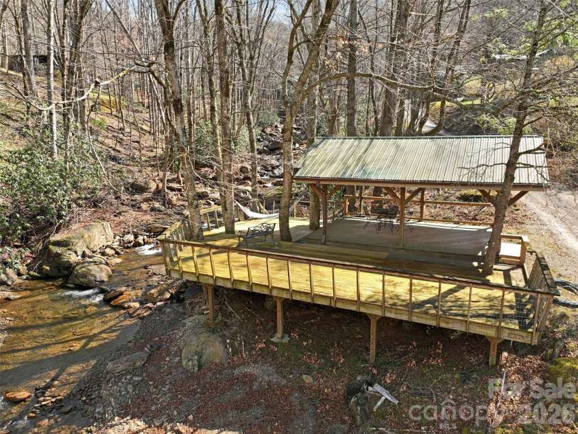 142 Cold Spring Road, Burnsville, NC 28714.  MLS# CAR4369346, YatesRealty ID 11499. 
