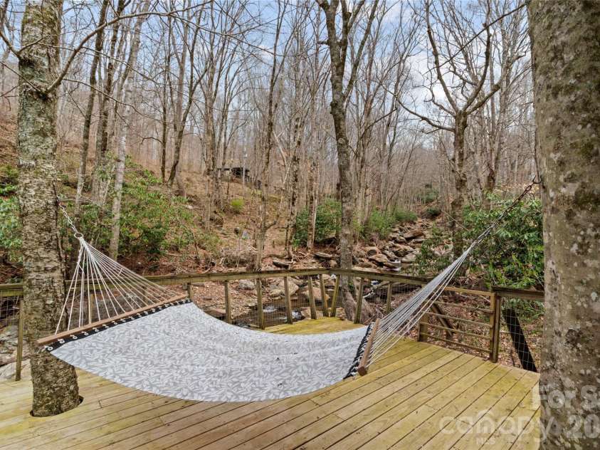 142 Cold Spring Road, Burnsville, NC 28714.  MLS# CAR4369346, YatesRealty ID 11499. 